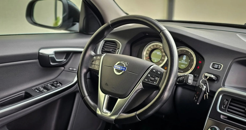 Volvo V60 cena 46900 przebieg: 124000, rok produkcji 2012 z Krzyż Wielkopolski małe 781